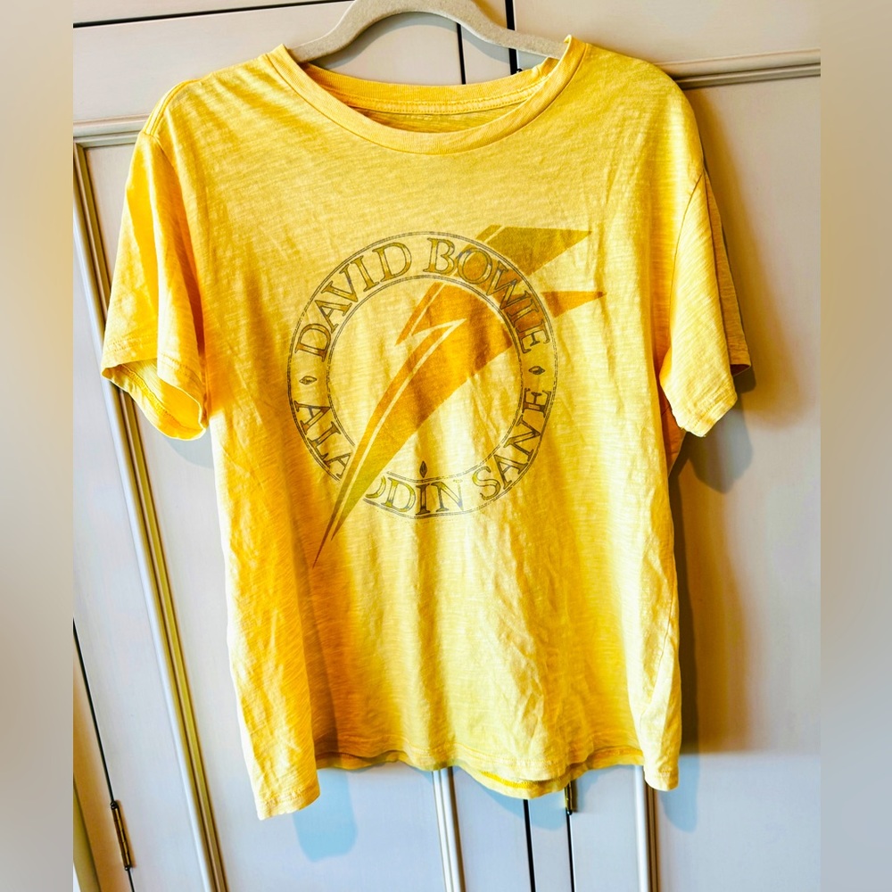 David Bowie Lucky Brand T-shirt in Yellow.